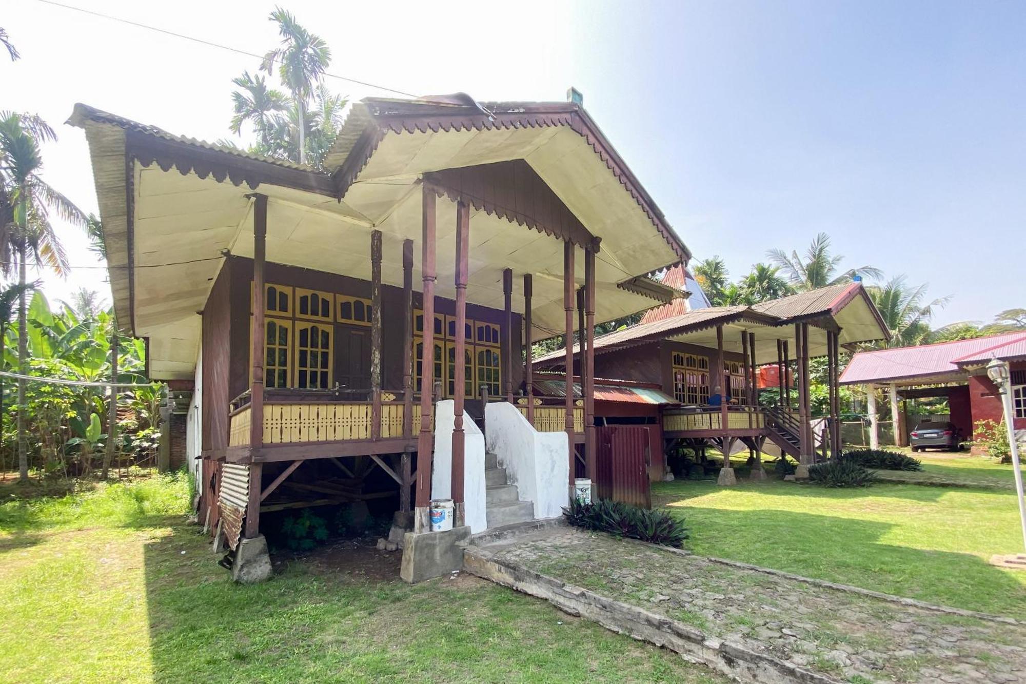 Hotel Pantai Panjang Bengkulu Redpartner Exterior photo